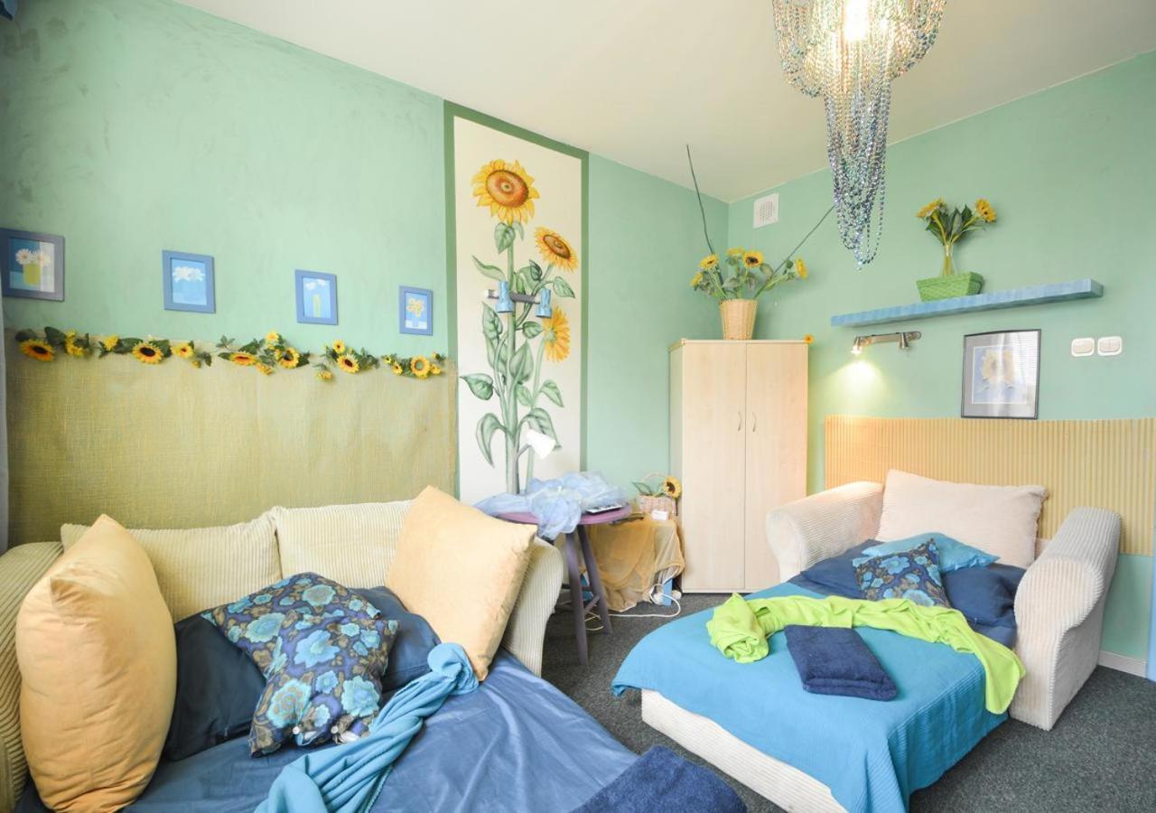 Albergue Dom Tu I Teraz Lublin Exterior foto